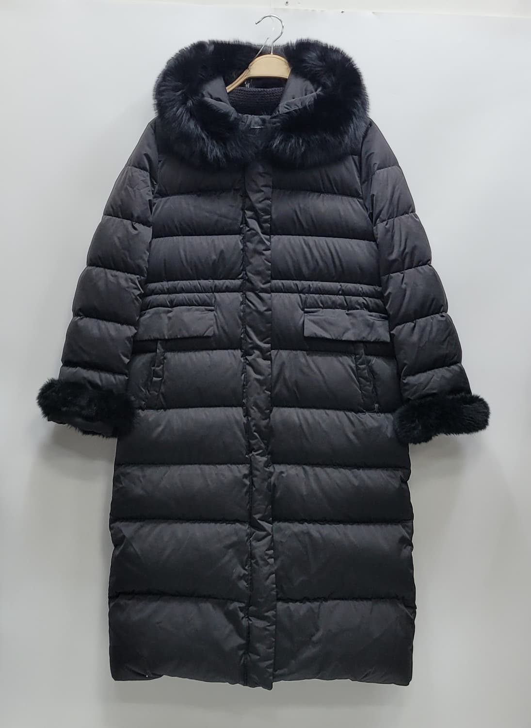 더엣지 폭스퍼 프리미엄 구스 다운 롱 패딩 / 여 77 블랙 
 상품이미지1