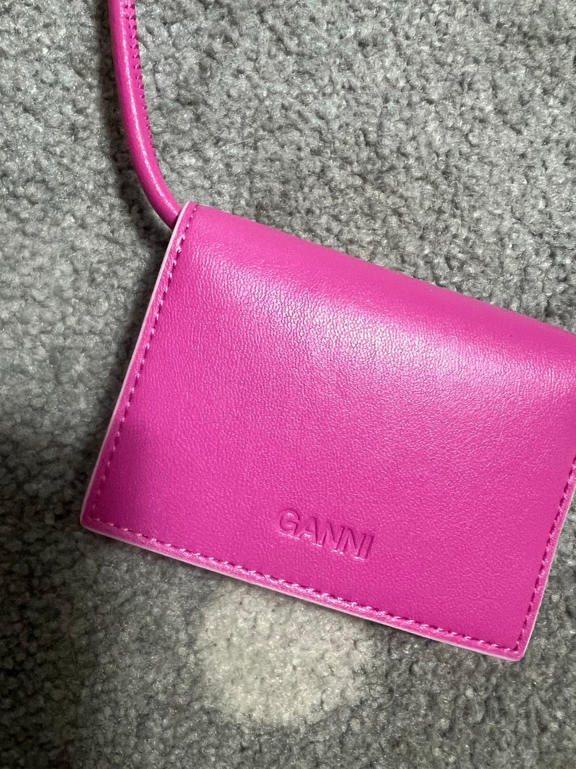 GANNI 핑크 부 지갑 스트랩 상품이미지4