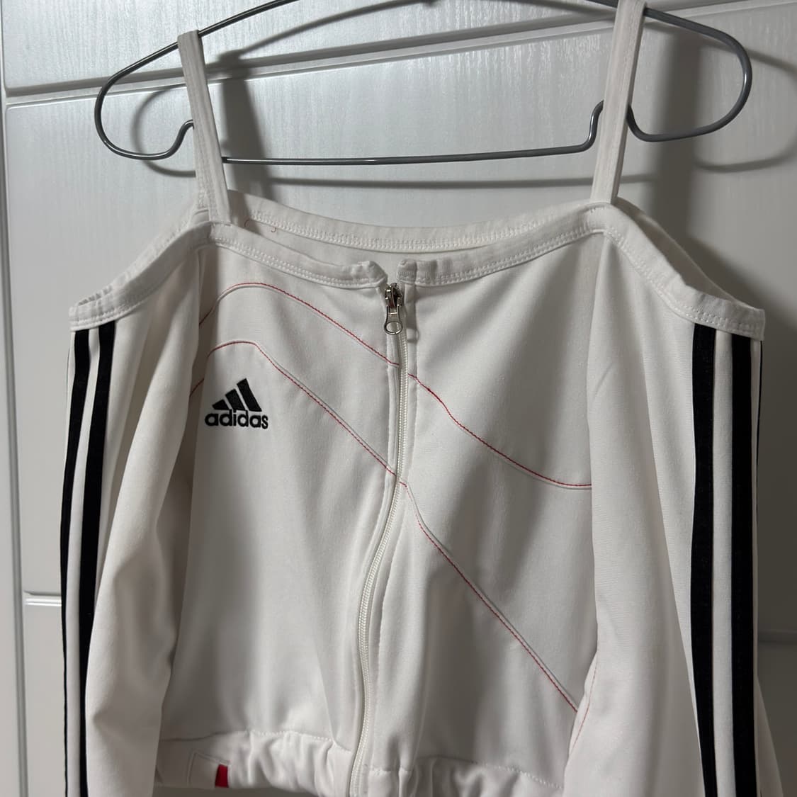 아디다스 커스텀 크롭 오프숄더 집업 상품이미지3