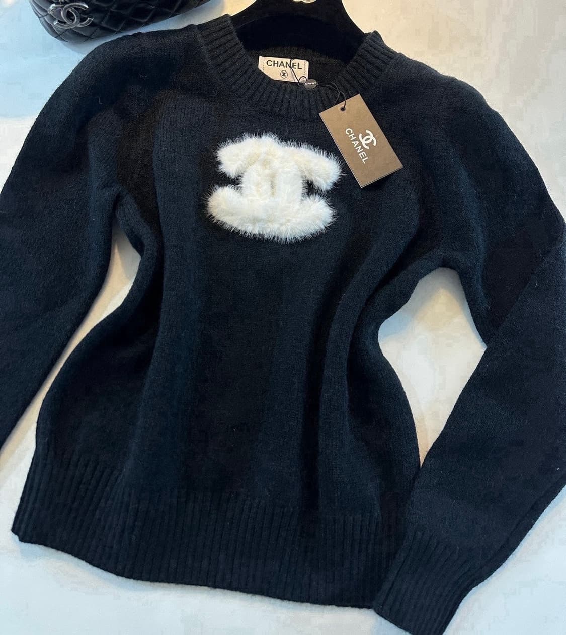 (새상품)샤넬퍼로고니트 상품이미지5