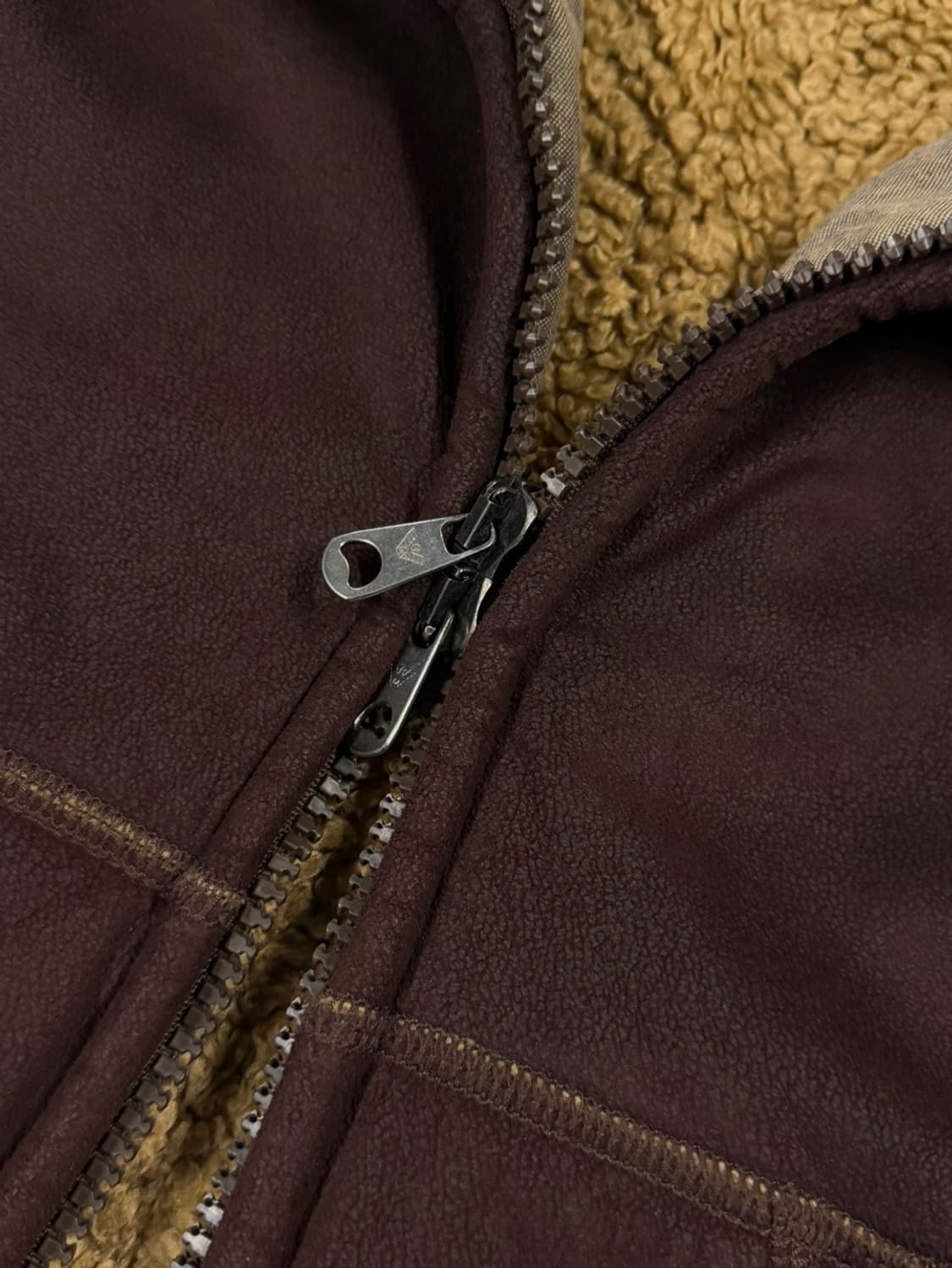 엠포리오 아르마니 시어링 클래식 스웨이드 레더 블루종 100 상품이미지9