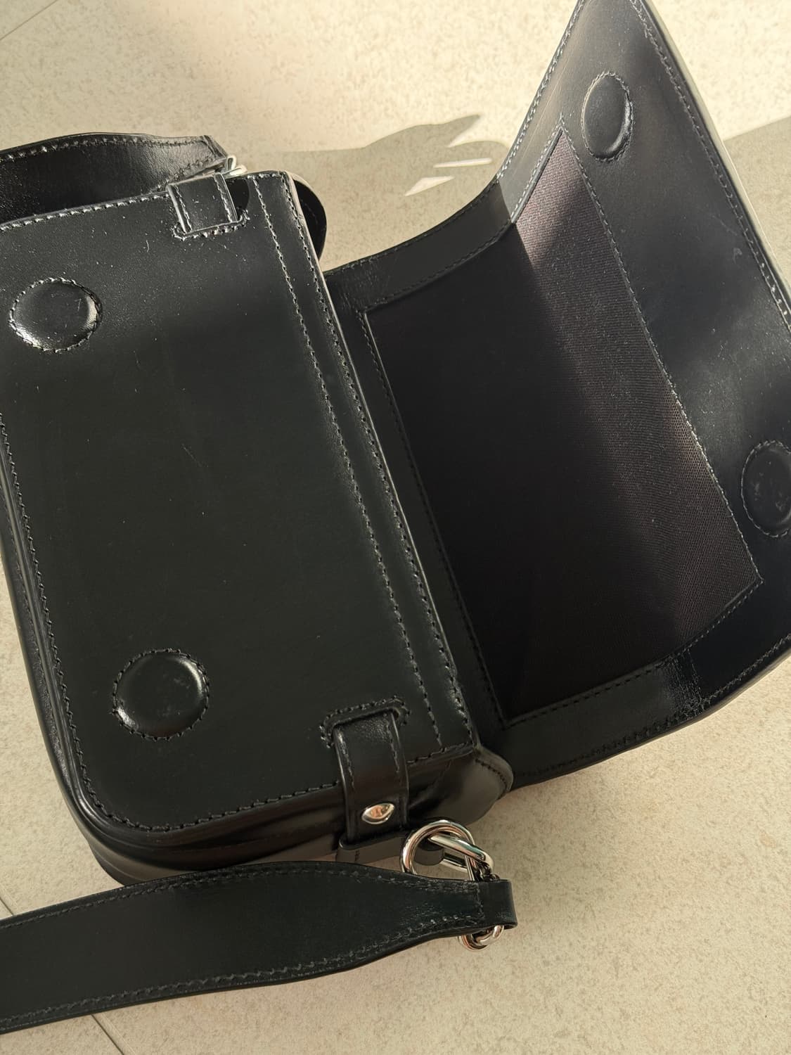 르메르 란셀 미니 샤첼 글로시 레더 백 상품이미지9