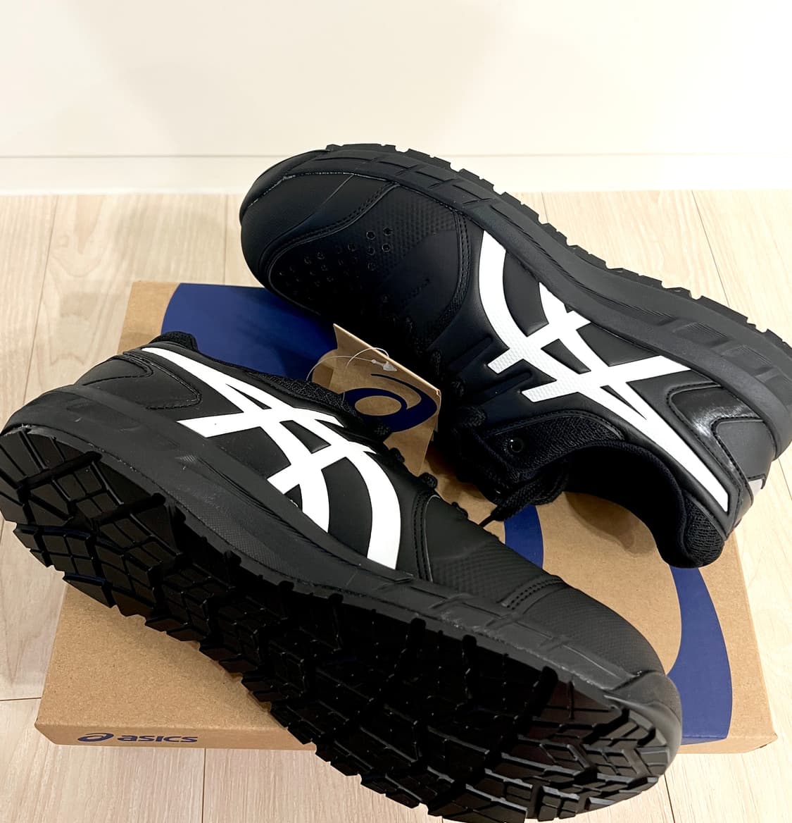 (255/US7.5)(새상품)아식스 스니커즈 신발 윈잡 블랙 화이트 상품이미지2