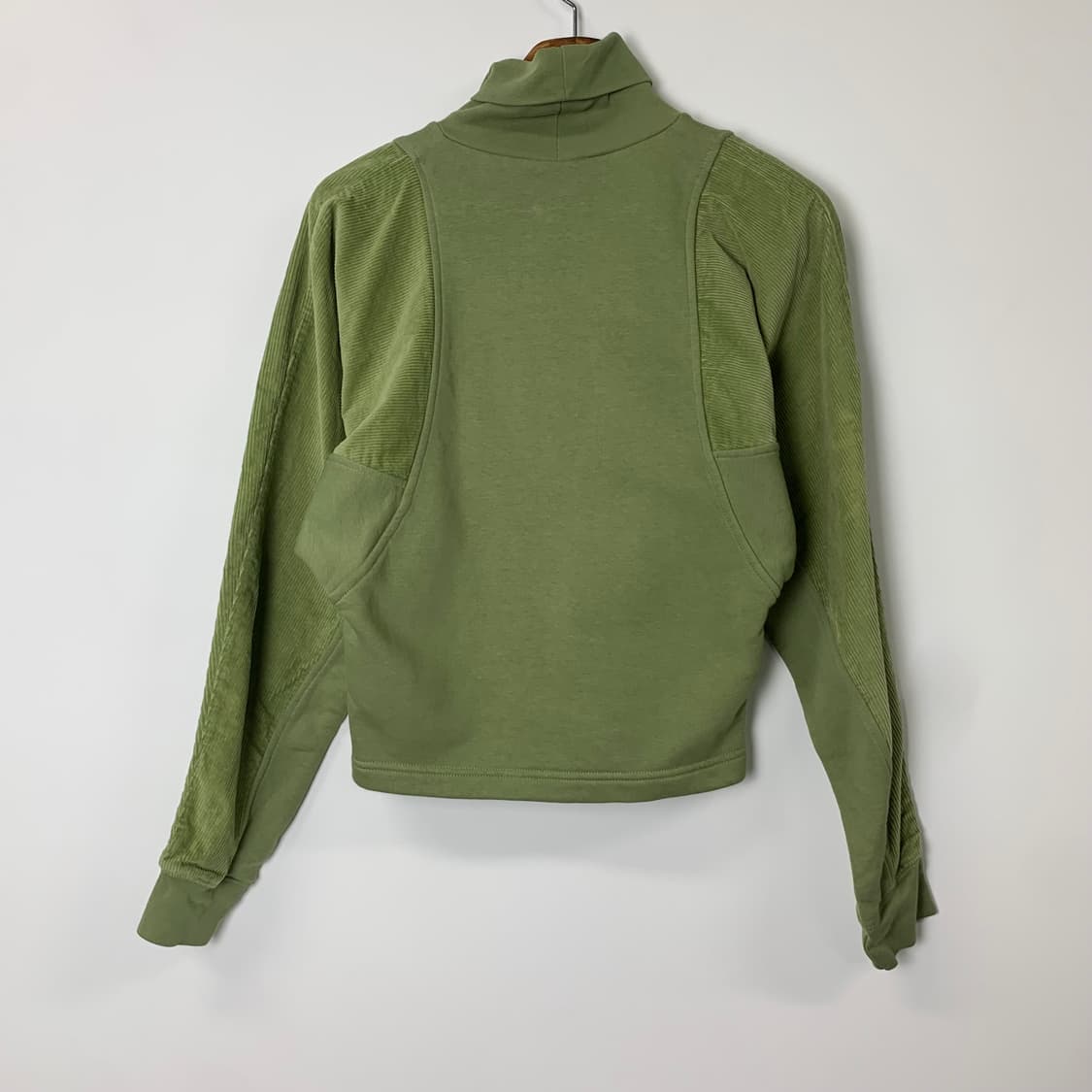 나이키 에어 모크넥 올리브 코듀로이 맨투맨 상품이미지3