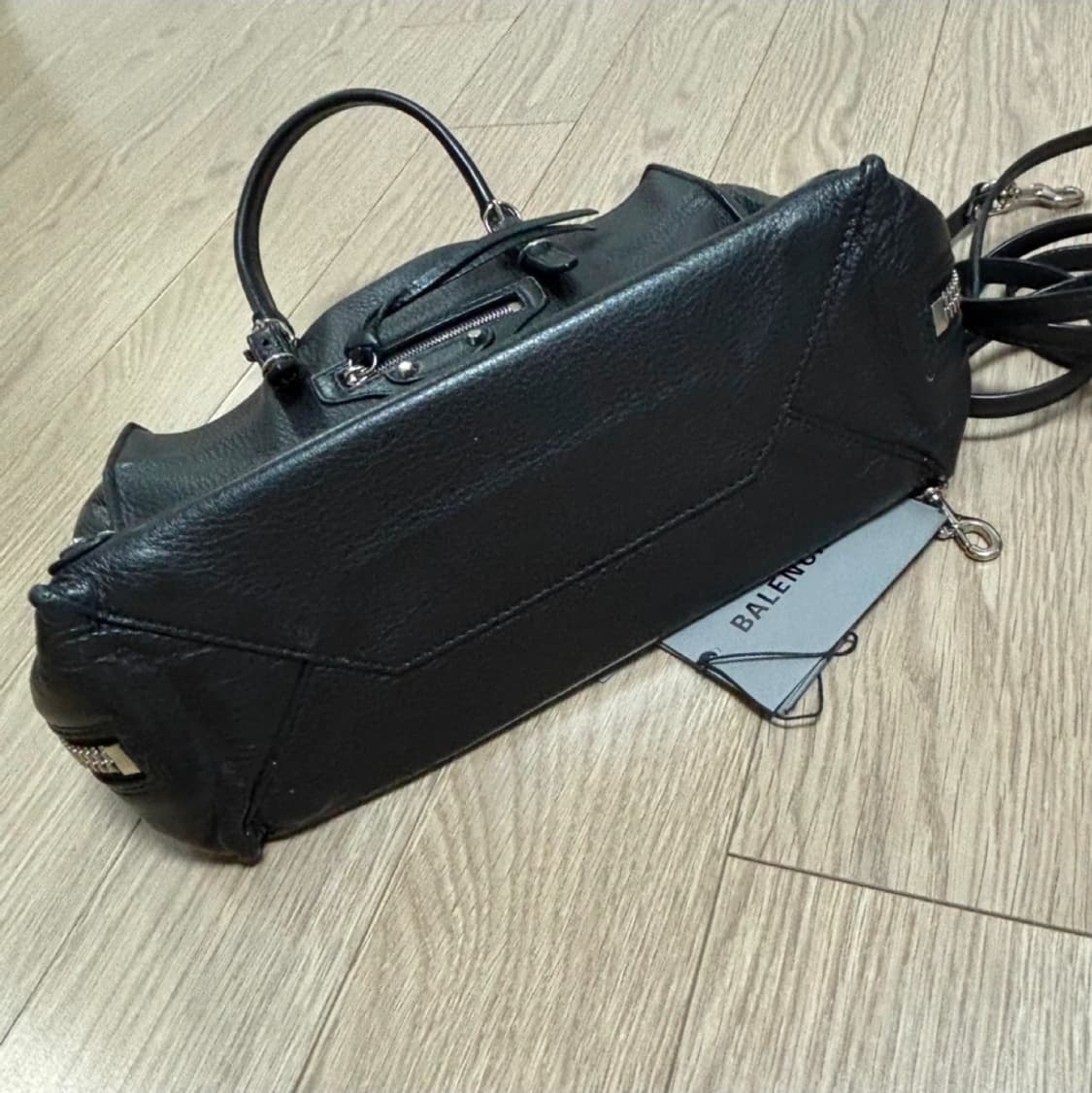 발렌시아가 파피에르 A6 토트백 상품이미지5