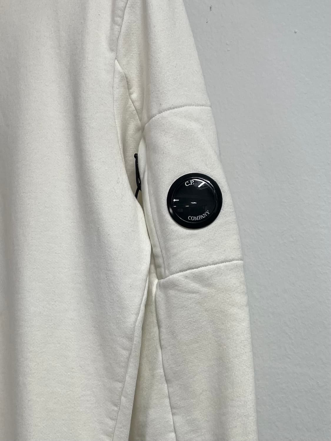 CP컴퍼니 렌즈 라운드 맨투맨 (on.137) 상품이미지4