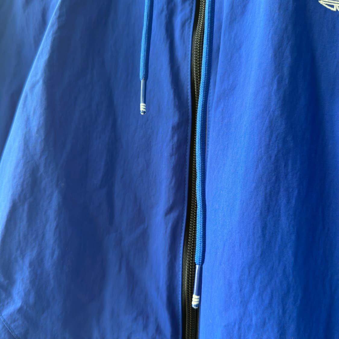 아디다스 SPRT 트레포일 자수 나일론 바람막이 자켓 블루 XL 상품이미지9
