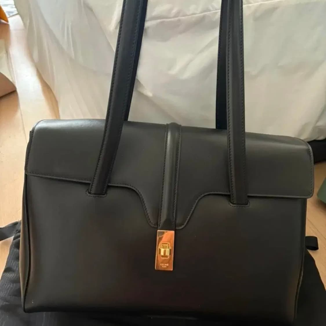 셀린느 16 소프트 블랙 미디움 숄더백 상품이미지3