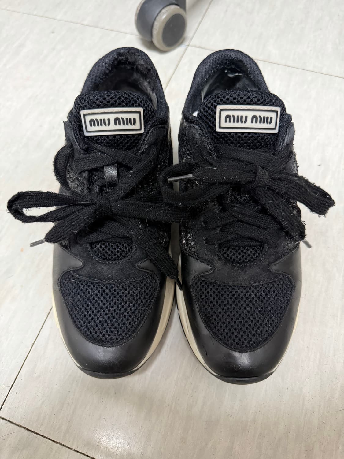 [정품] 미우미우 글리터 스니커즈 245 상품이미지2