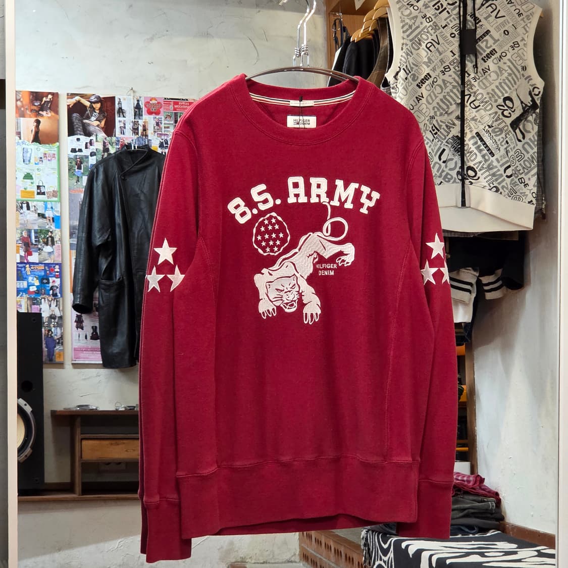 타미힐피거 별 자수 버건디 맨투맨 상품이미지1