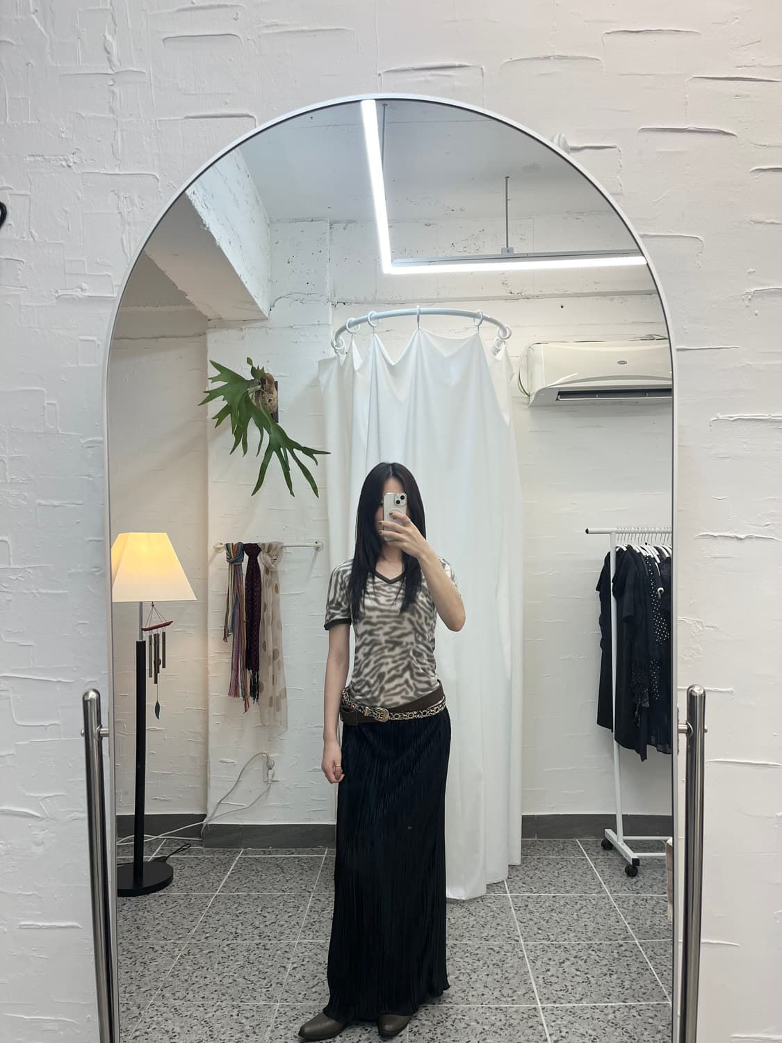 글로우 플리츠 맥시스커트 상품이미지4