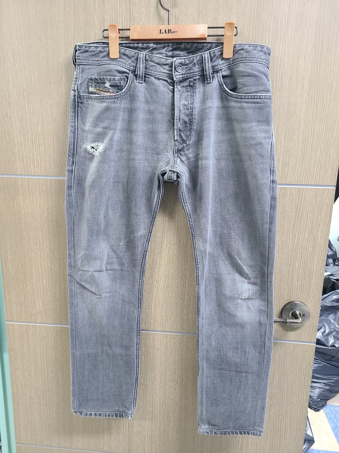 디젤 로우라이즈 그레이 데님 청바지 상품이미지1