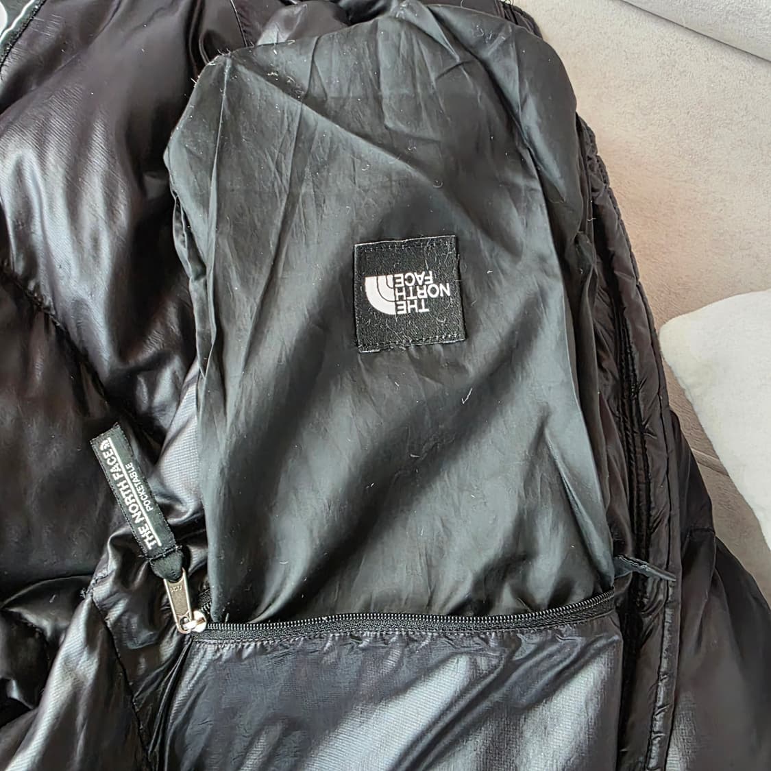 골드윈코리아 노스페이스 아콘카구아 경량패딩 L(100~105)
 상품이미지7