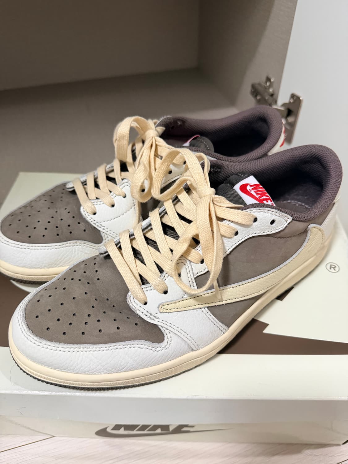 나이키 에어 조던1 트래비스스캇 리버스모카 265 상품이미지1