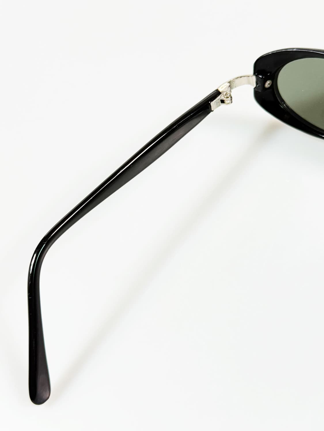 90s 블랙 볼드 오벌 프레임 빈티지 선글라스 상품이미지7