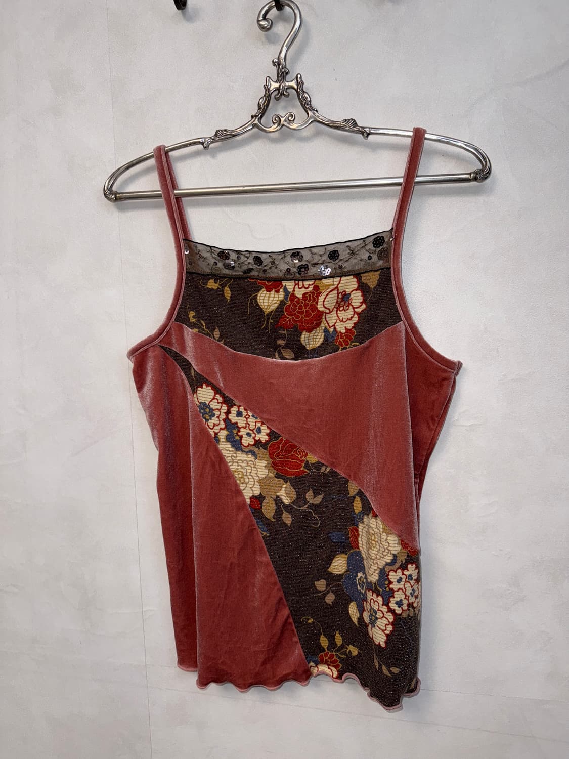 Indi pink oriental flower velvet 슬리브리스 상품이미지4