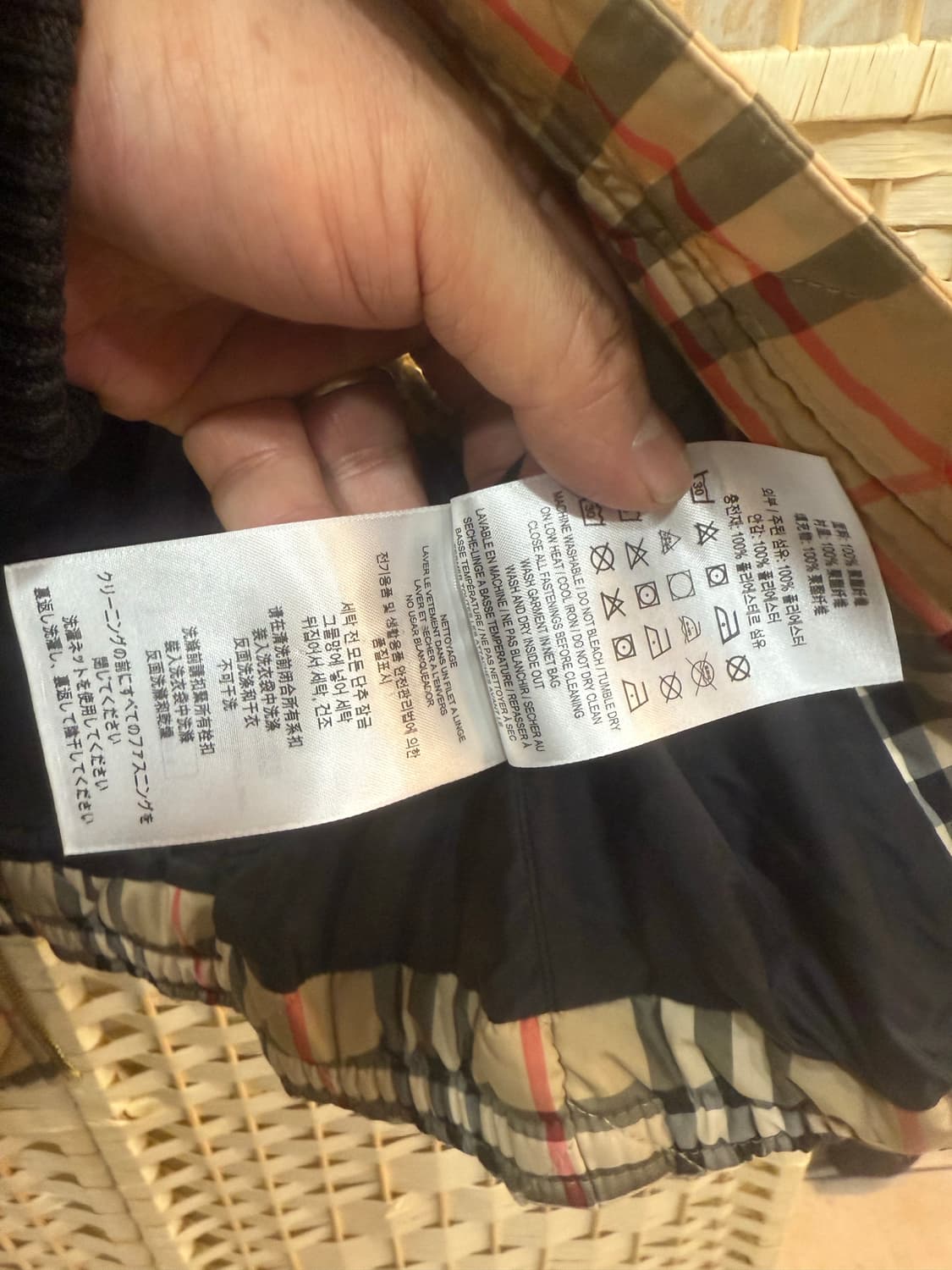 4y 정품 버버리 체크 퀄팅 패딩조끼 팝니다 상품이미지7