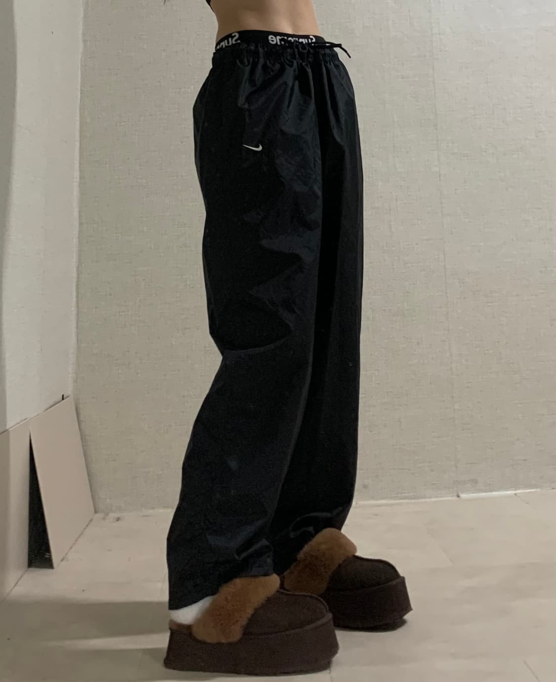 swoosh black training pants 상품이미지1