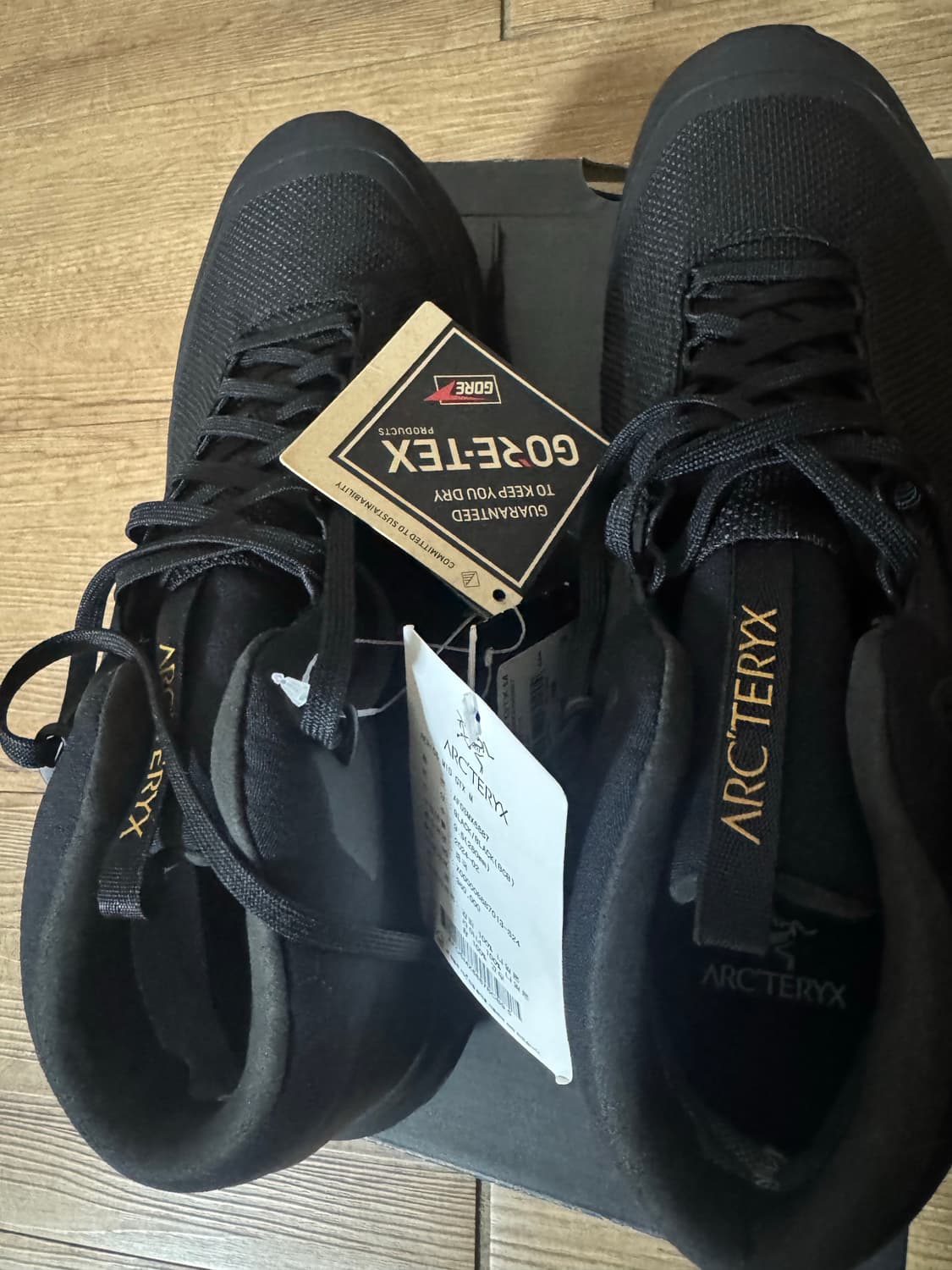 아크테릭스 에어리어스 미드 gtx 280 새상품 상품이미지1