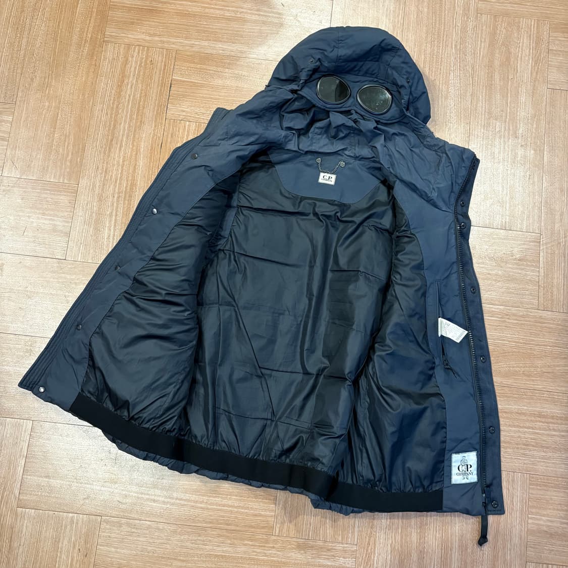 씨피컴퍼니 덕다운 다크네이비 가먼트 다잉 고글 패디드 베스트 상품이미지9