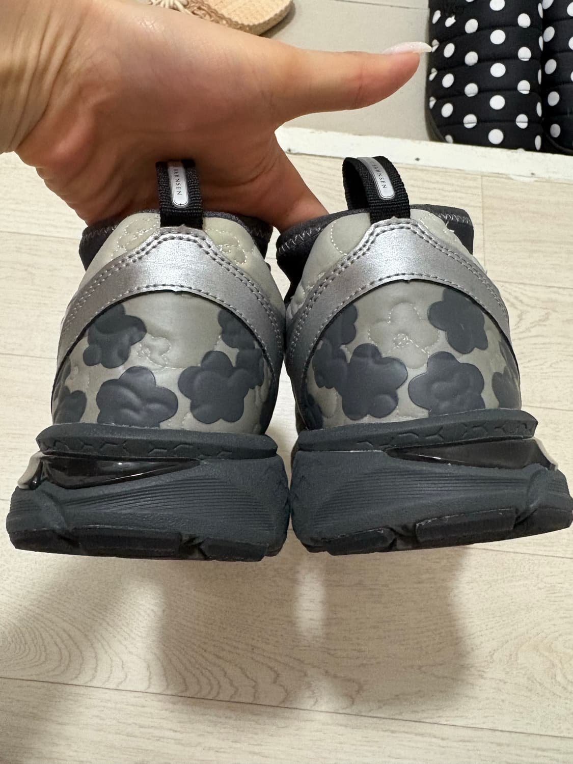 아식스 x 세실리에 반센 젤 터레인 MT 퓨어 실버 상품이미지4