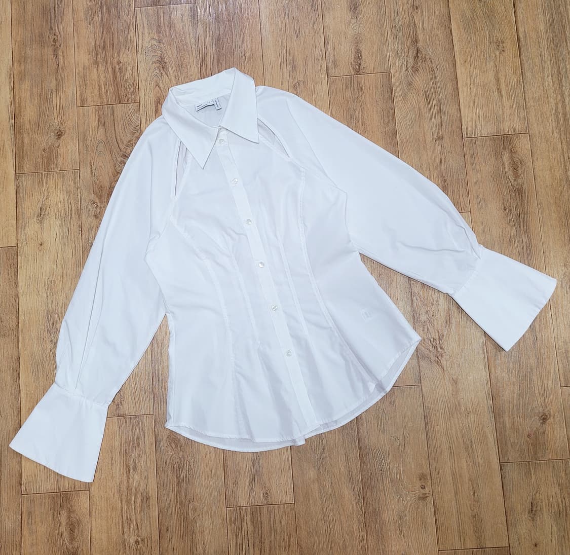 아소스(ASOS) 컷아웃 블라우스 통통55-66 새상품 상품이미지1