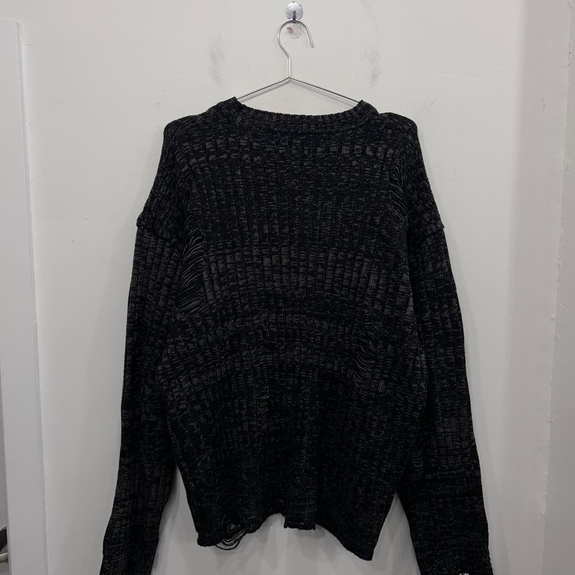 메인부스 투톤 빅로고 그런지 데미지 니트 상품이미지5