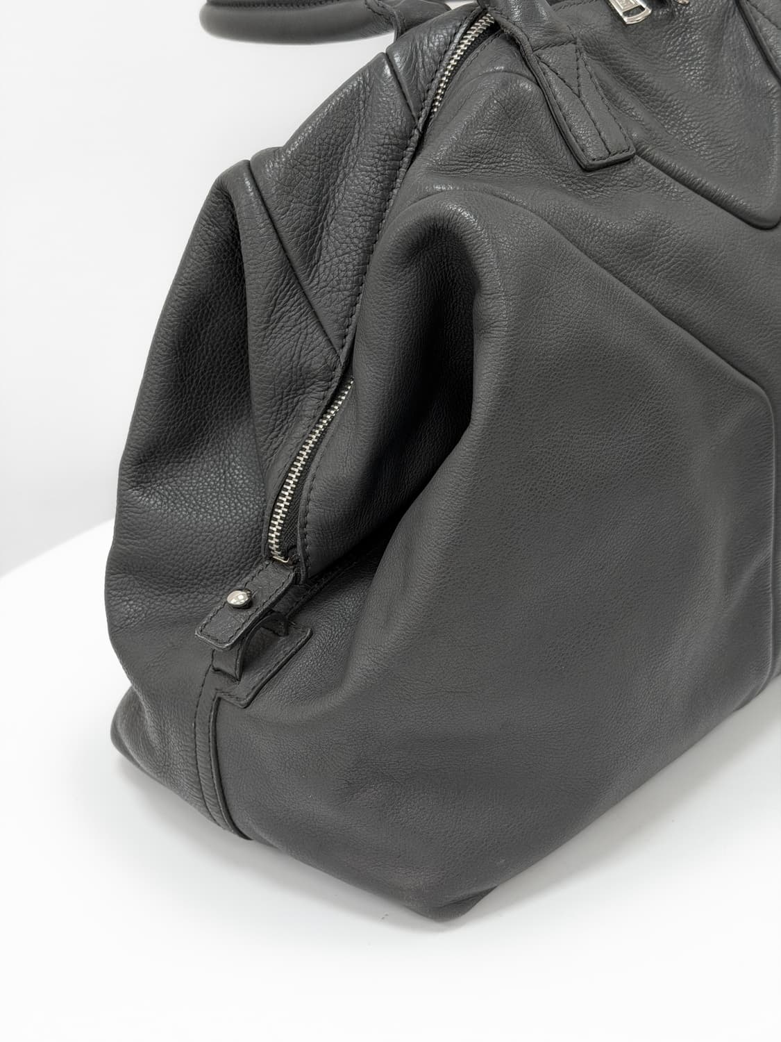 생로랑 카프스킨 Y 이지 토트백 상품이미지3