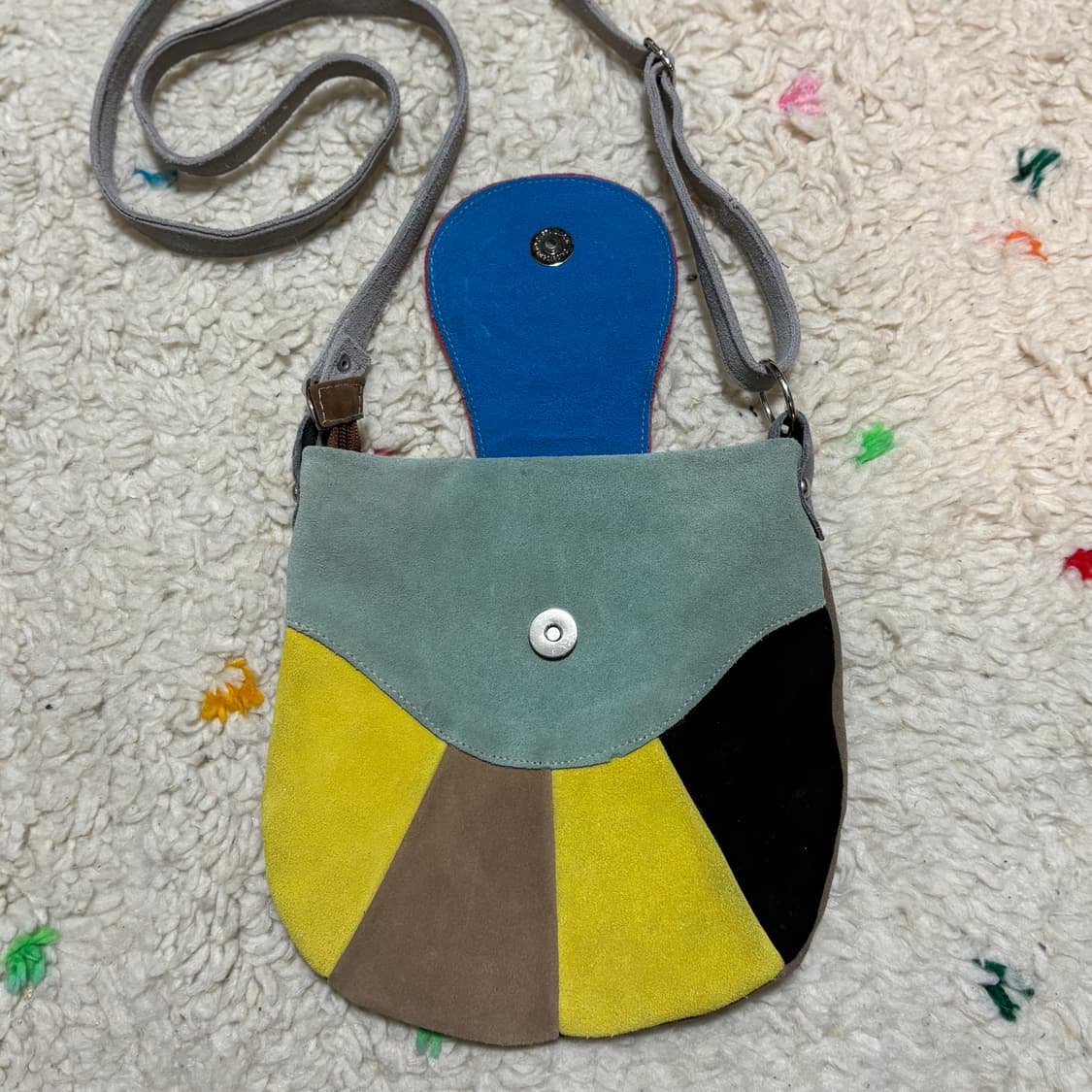 빈티지 스웨이드 핸드메이드  수공예 자수 크로스백 상품이미지4