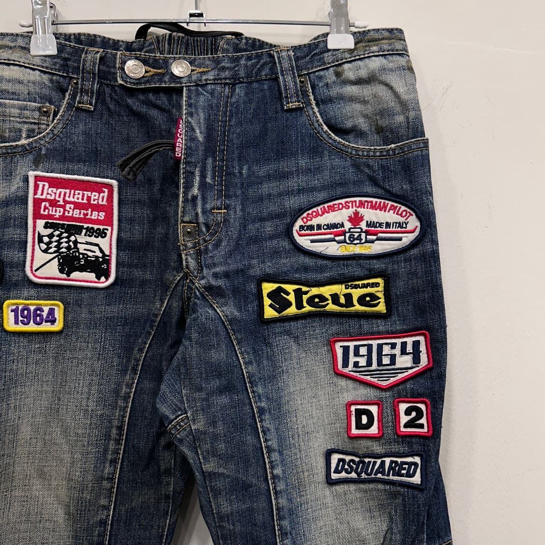 디스퀘어드2 와팬 패치 슬림핏 데님 바이커팬츠 상품이미지1