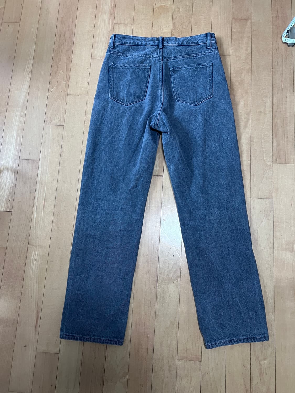 무신사스탠다드 레귤러 핏 데님팬츠 그레이 30 상품이미지2