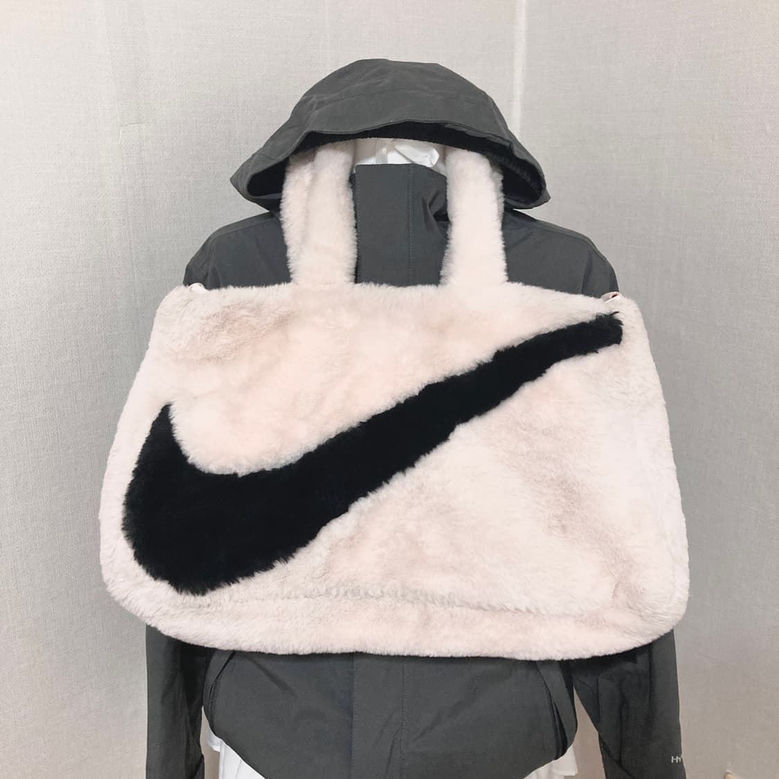 나이키 뽀글이 털 가방 상품이미지1