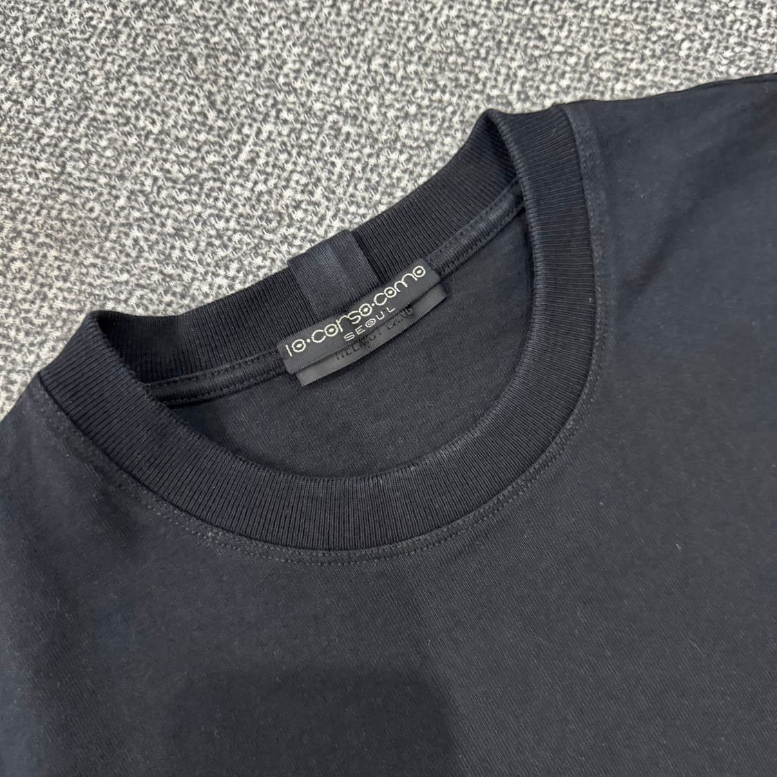 헬무트랭 엠보싱 반팔 상품이미지4