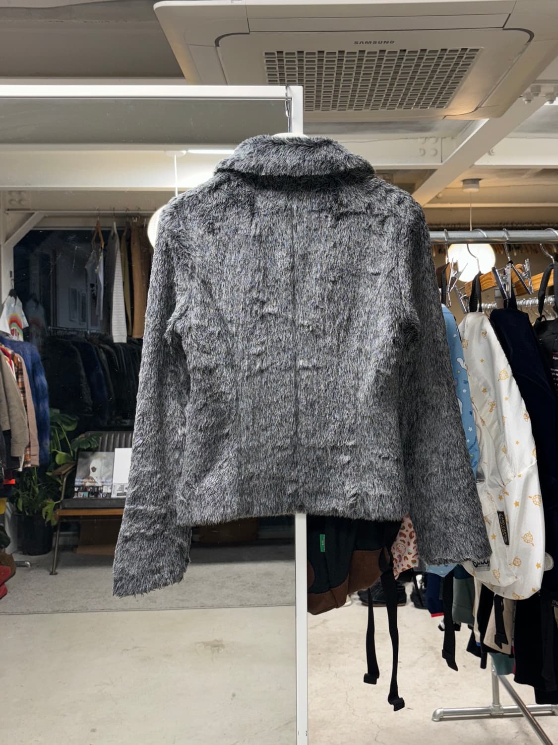 Marginal gramor 페이크 퍼 자켓 상품이미지3