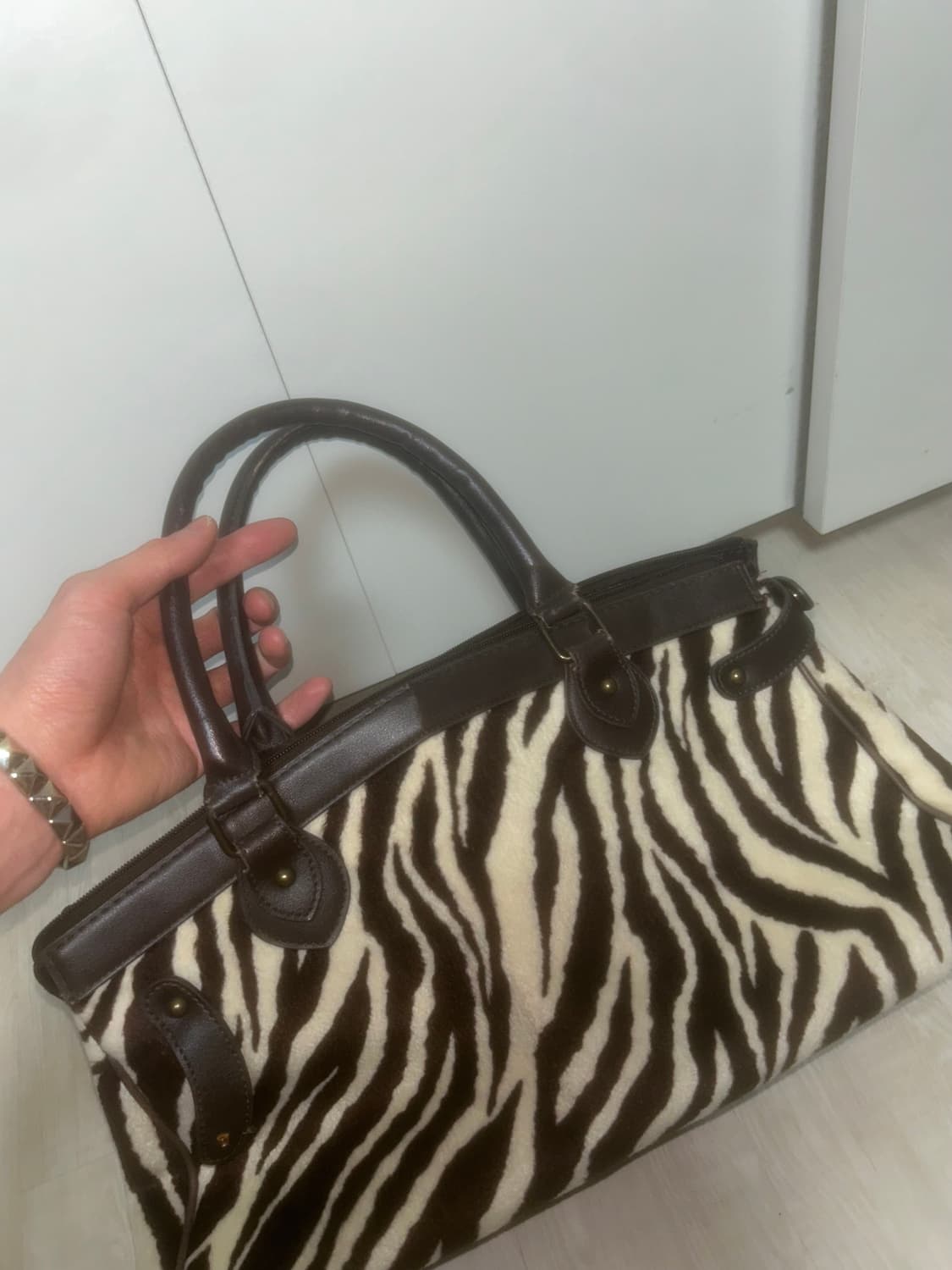 빈티지 갸루 Y2K 지브라 브라운 라떼 벨벳 숄더백  상품이미지2