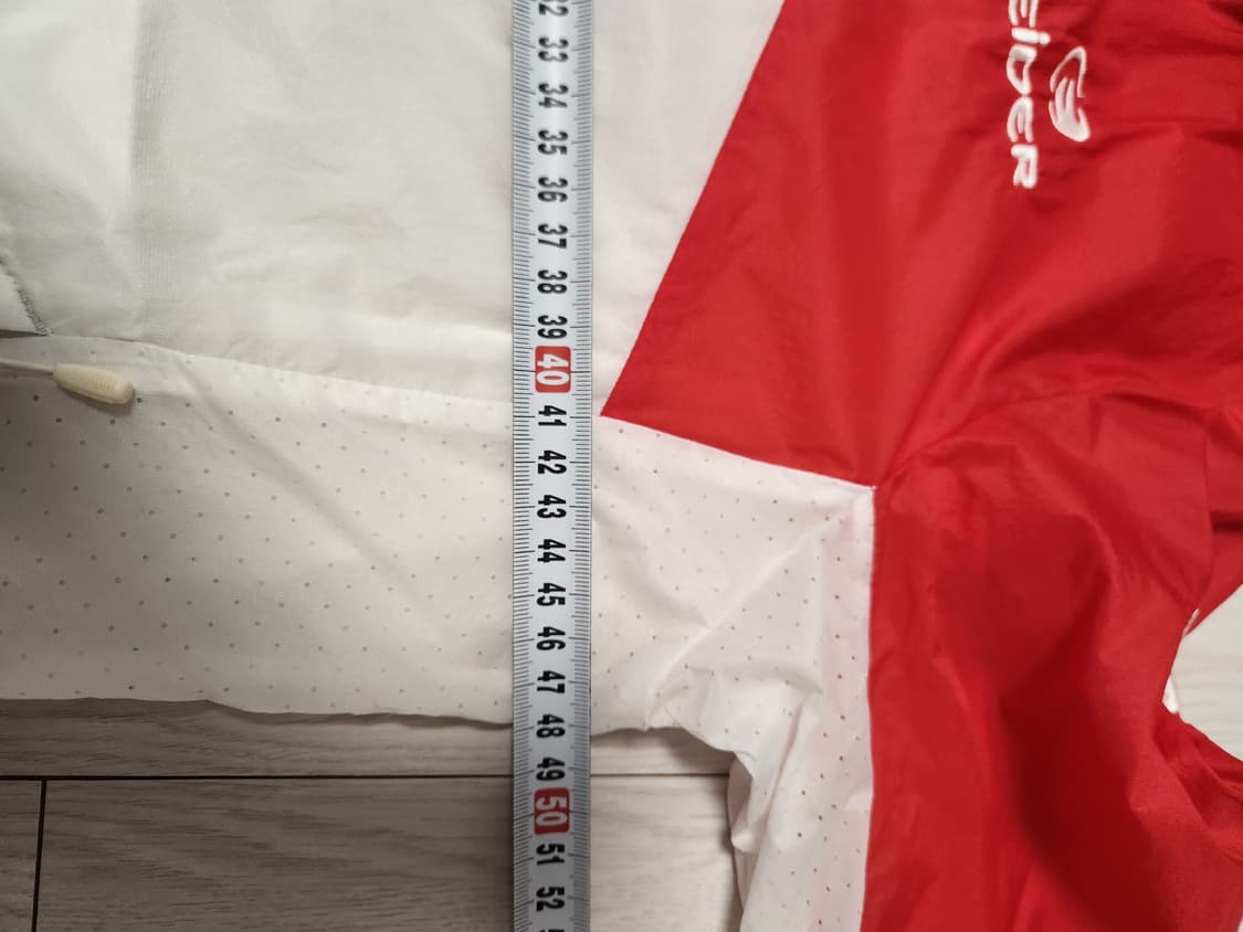 새상품급)아이더 여성 바람막이 M

오염 하자없이 깨끗해요^^

세탁해뒀 상품이미지9