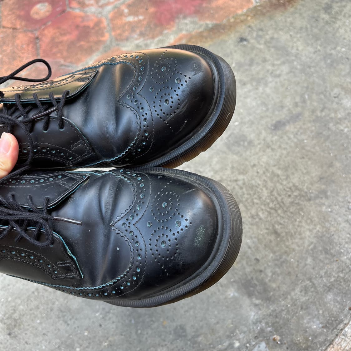 Dr. Martens 닥터마틴 윙팁 (270) 상품이미지3