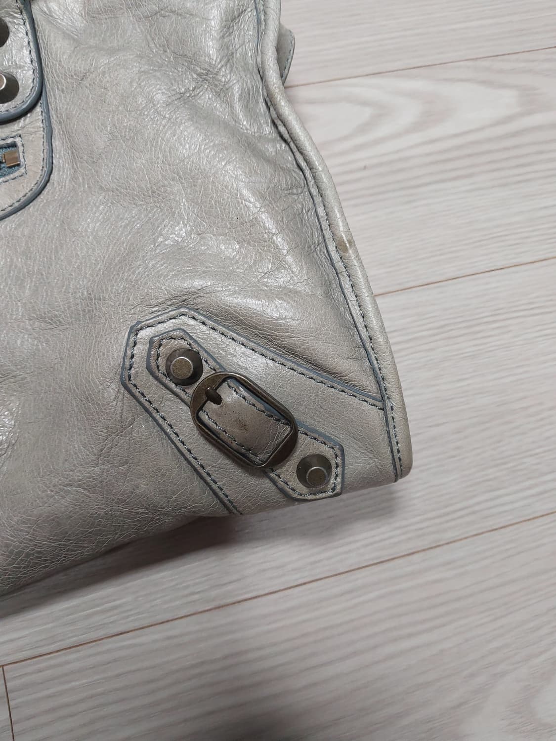 마지막가격 !! [정품] 발렌시아가 클래식 시티 모터백 (연그레이+민트) 상품이미지6