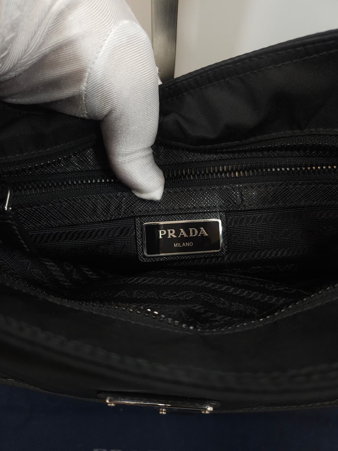 프라다 리나일론 및 사피아노 가죽 숄더백 상품이미지9