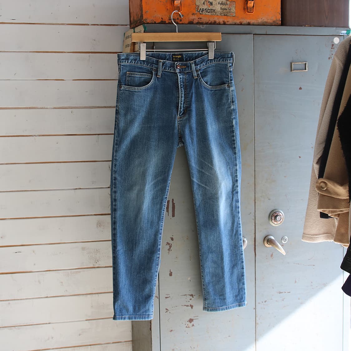 (착용컷) Wrangler 데님 팬츠 (남성용 33.5) 상품이미지1