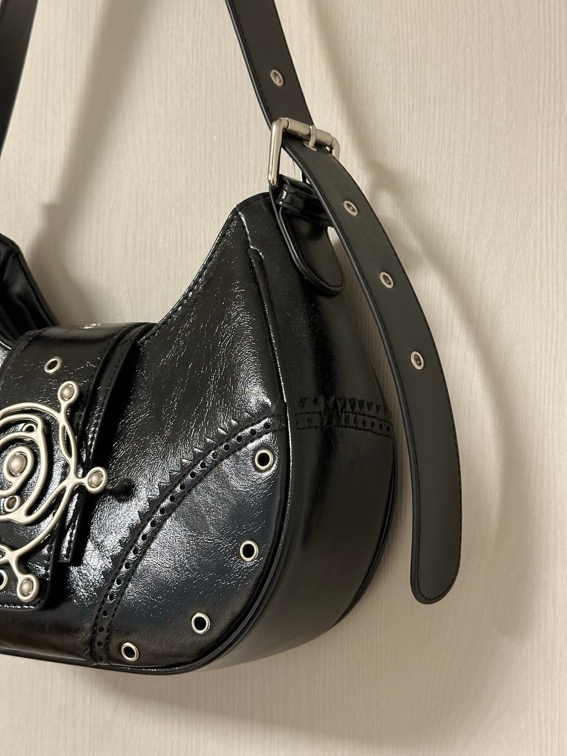 CONP Crescent Underarm Bag 상품이미지4