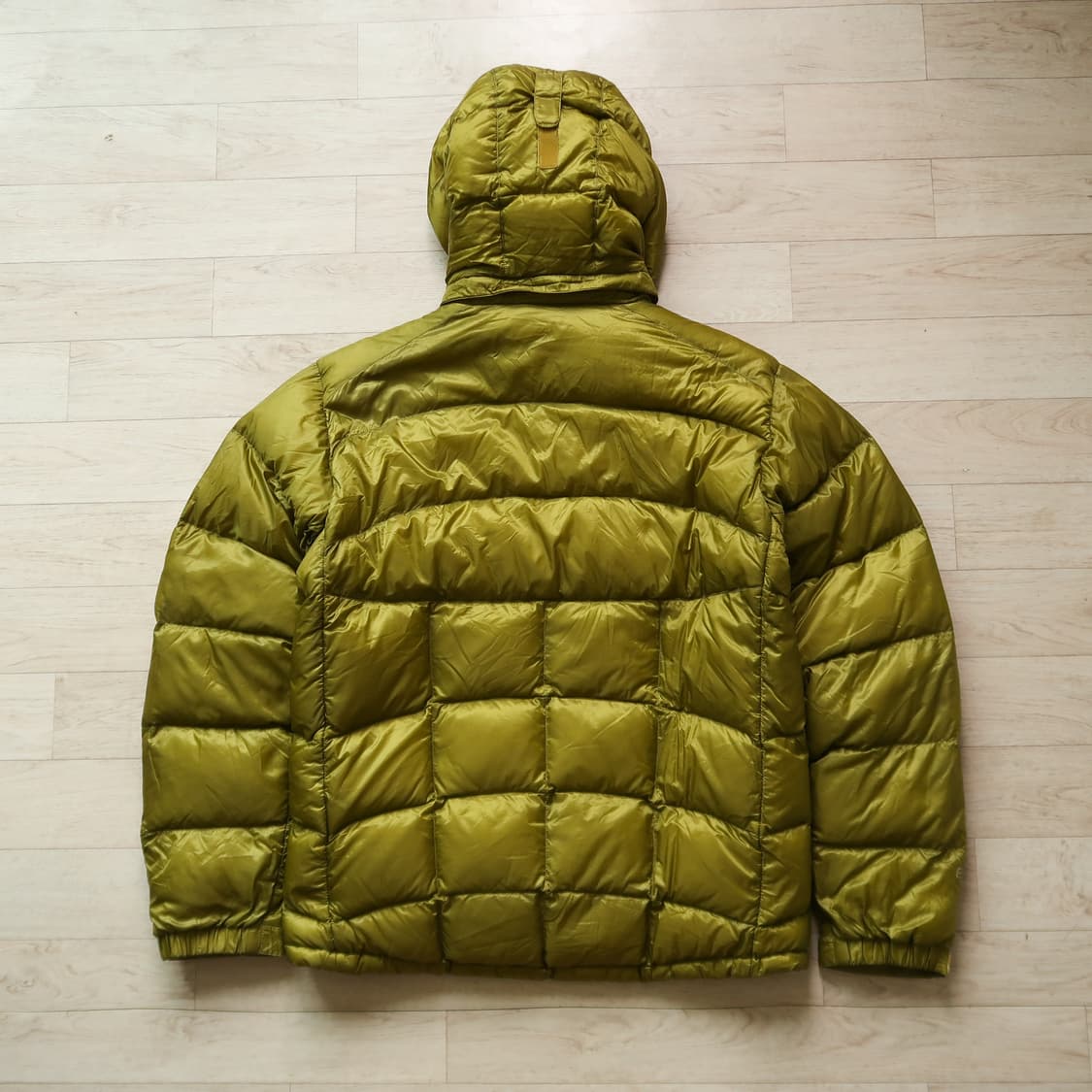 몽벨 EX900 올리브 경량 다운 패딩 상품이미지6
