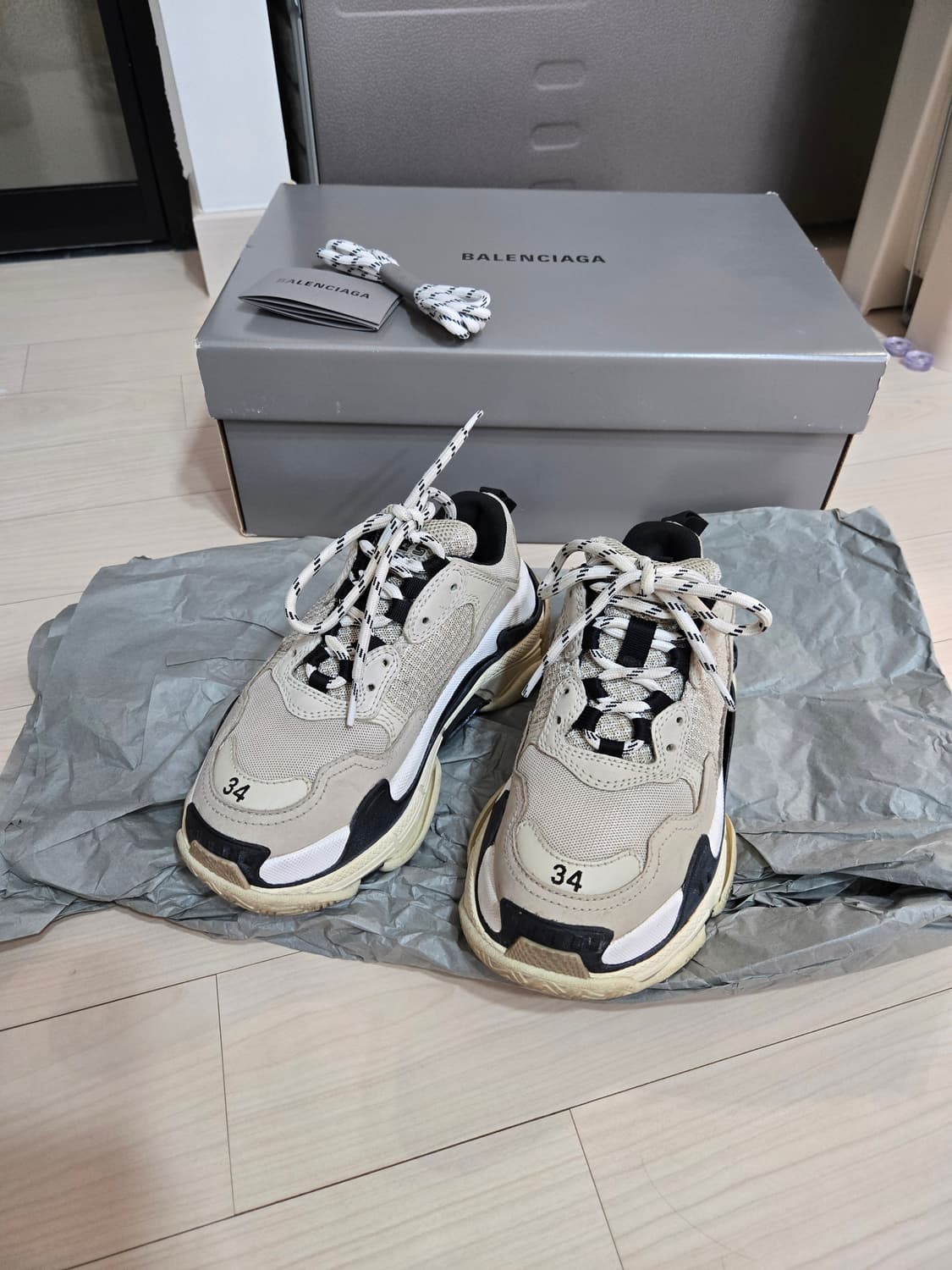 발렌시아가 트리플S 34사이즈 상품이미지1