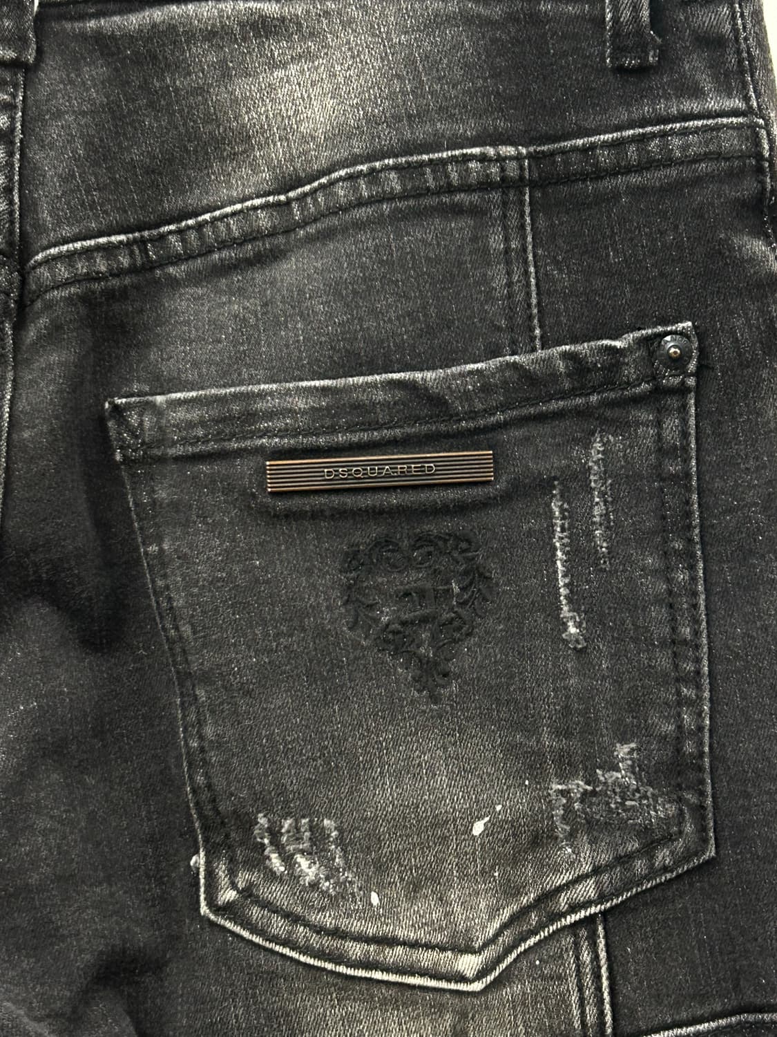 디스퀘어드2(DSQUARED2) 블랙 워싱 데미지 데님 청바지 상품이미지4