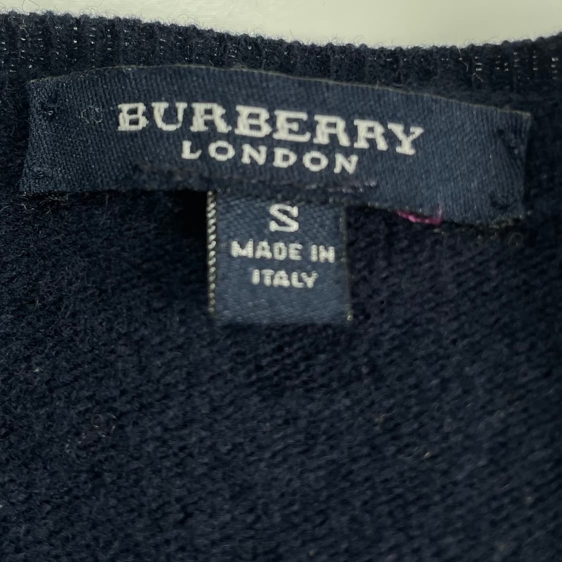 Burberry  버버리 노바체크 각인 울 라운드 가디건 상품이미지4