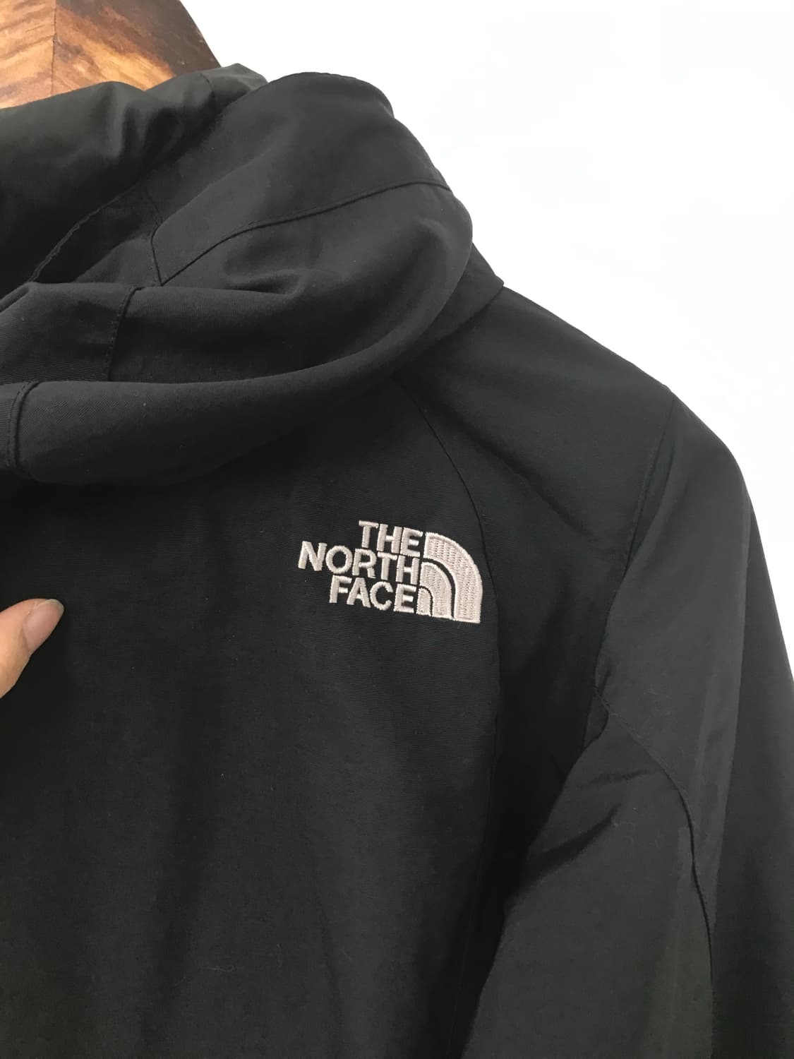 노스페이스 자수로고 블랙 윈드 바람막이 자켓 상품이미지5