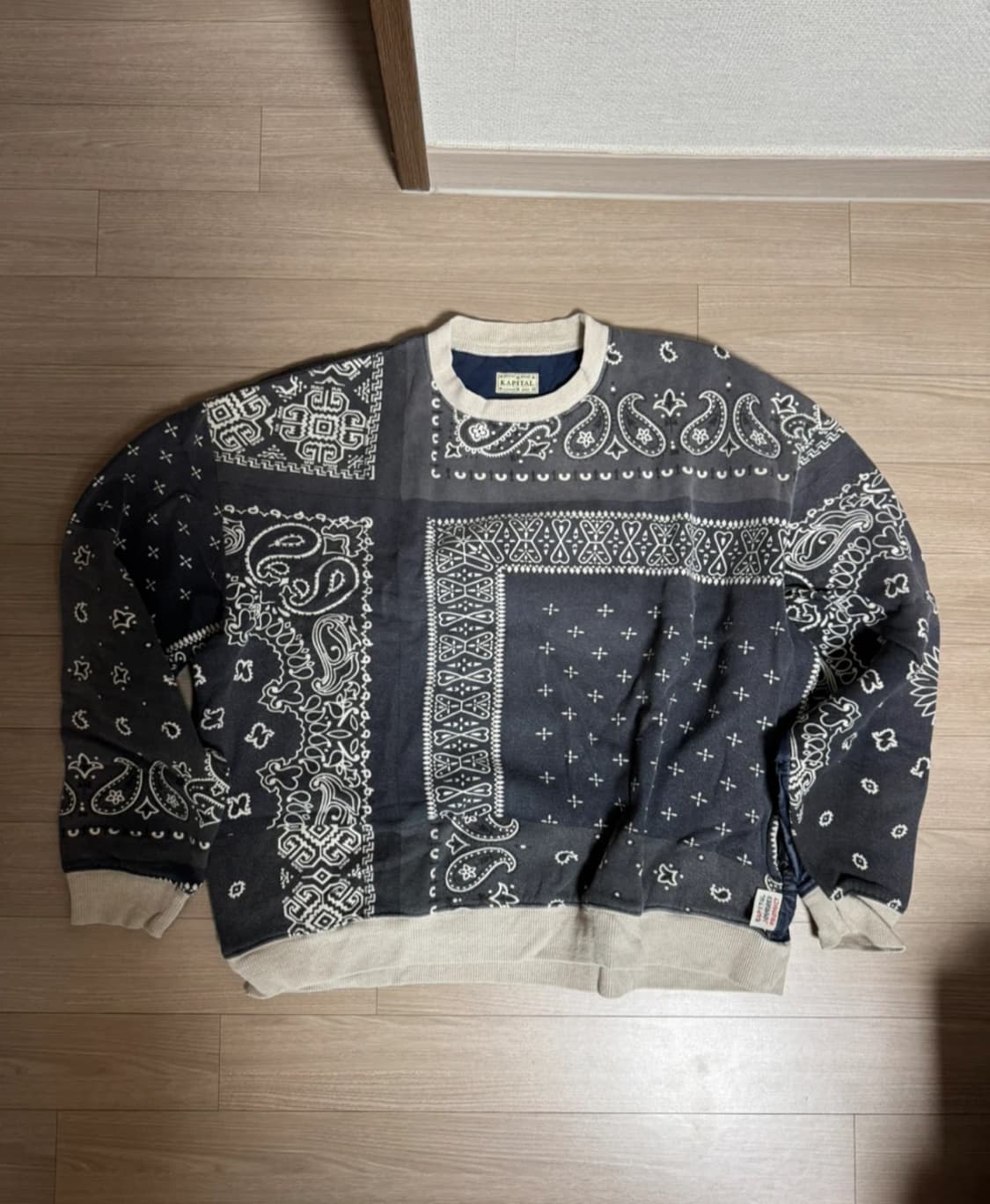 캐피탈 반다나 퀼트 맨투맨 상품이미지1