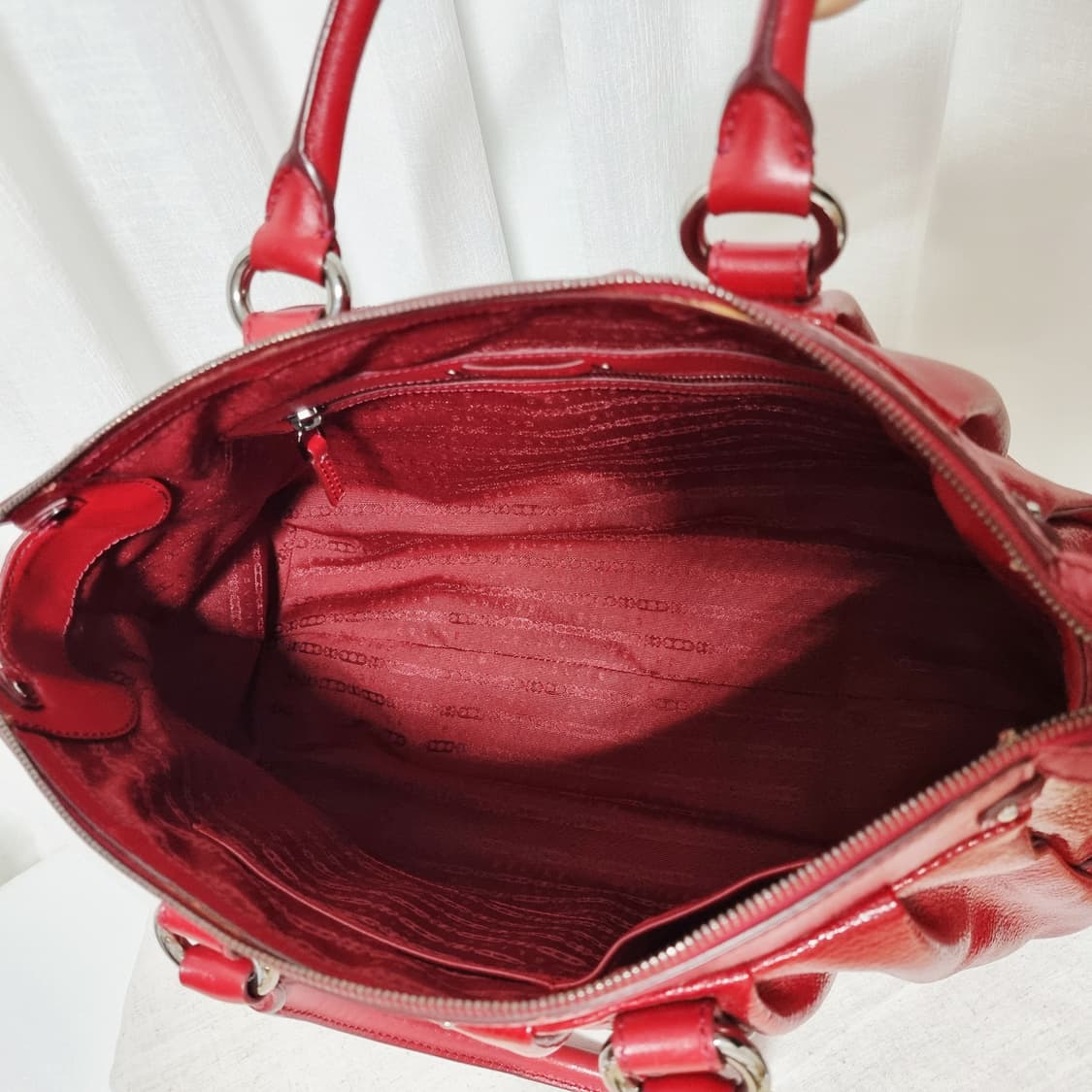 셀린느 레드 에나멜 가죽 토트백 (사이즈 넉넉함) 상태양호 상품이미지8