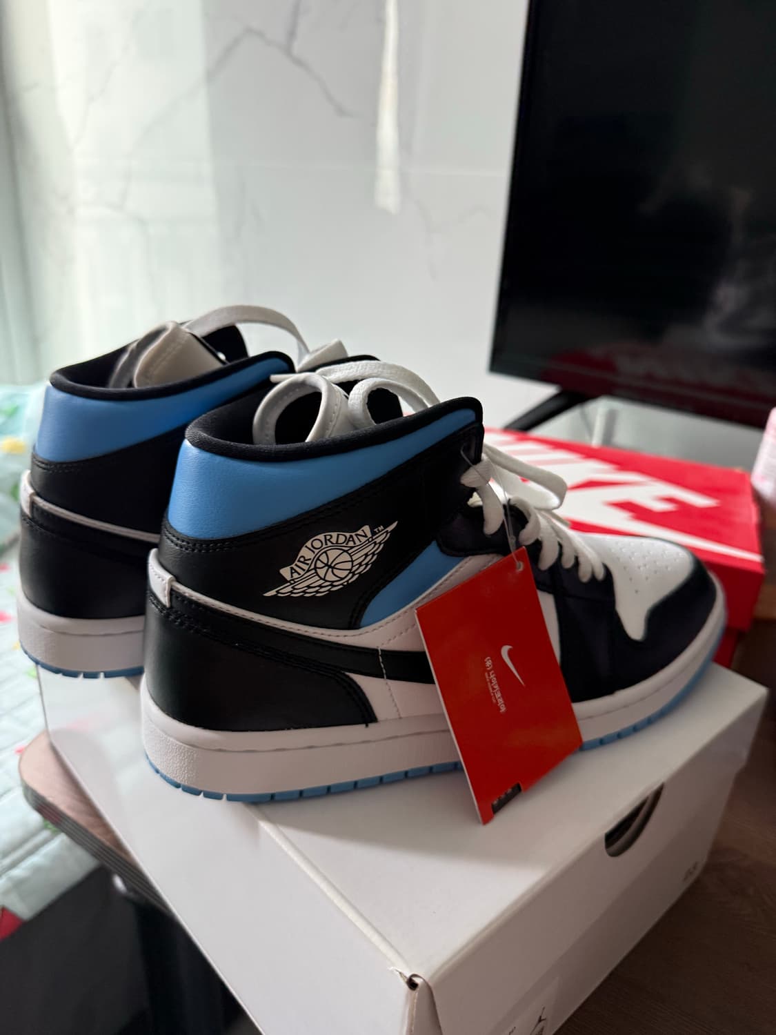 나이키 조던1 미드 화이트 블랙 유니버시티 블루 (270) 상품이미지3