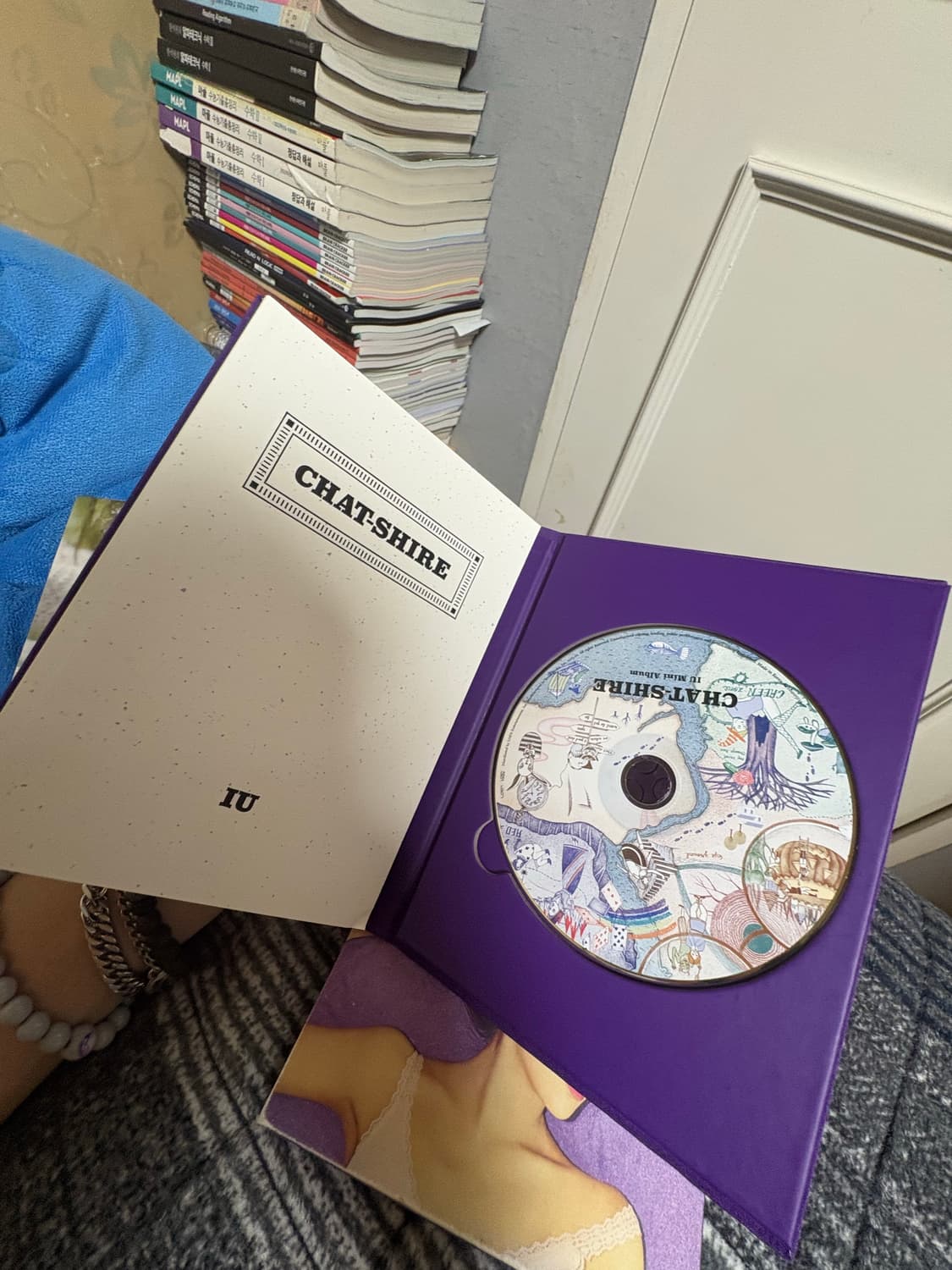 아이유 챗셔 앨법 팝니다! 상품이미지2